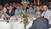 Freude herrscht auch an den Tischen der Mitarbeitenden der Rino Weder AG. (Bilder: René Jann)