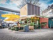 Auch am Dienstag geöffnet: Der Klipklap-Marktstand von Peter Wetli und Rita Zenglein. (Bild: Urs Bucher)