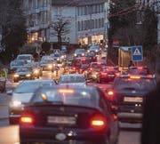Mit einer Pförtneranlage in der Liebegg will die Stadt erreichen, dass der Verkehr auf der Teufener Strasse in Spitzenstunden fliesst. (Bild: Benjamin Manser)