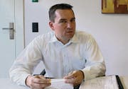 Michael Turi, stellvertretender Vorsitzender der Geschäftsleitung der Raiffeisenbank Flawil-Degersheim-Mogelsberg-Oberuzwil: «Die Kosten für die Stromtankstelle werden von uns übernommen.» (Bild: rkf)
