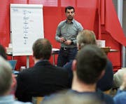 Der Vortrag von Jakob Gülünay im Coworking-Space Lichtensteig war gut besucht. (Bild: Sascha Erni)