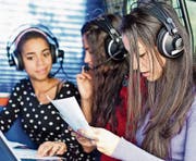 Die jungen Radiomacherinnen und Radiomacher erwarten spannende Tage, die mit einer Livesendung abgeschlossen werden. (Bild: pd)