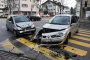 Der 80-jährige Autofahrer missachtete beim Linksabbiegen den Vortritt. (Bild: Kapo)