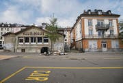 Das Spanische Klubhaus und das Nachbargebäude in der Lagerstrasse könnten an die Stadt gehen. Diese will dort eine Gesamtüberbauung. (Bild: Urs Bucher)