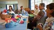 Im Strickstübli wird für einen guten Zweck gestrickt. (Bild: Lisa Inauen)