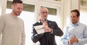 Stars am 91. Spengler Cup in Davos (von links): NHL-Haudegen Mark Streit, Speaker Georges Lüchinger und der Schweizer Nationaltrainer Patrick Fischer. (Bild: pd)
