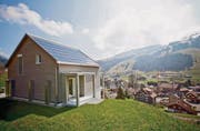 Blick auf ein Passivhaus, gemäss Minergie-P-Standard, zum Testen in Unterwasser im Toggenburg. (Bild: ky/Ennio Leanza)
