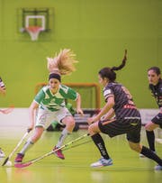 Sereina Link (links) erzielte den Ehrentreffer für Waldkirch-St. Gallen. (Bild: Urs Bucher (23. Oktober 2016))