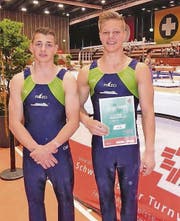 Das Sprungtalent Manuel Kast (l.) mit Gold und der Mehrkämpfer Nicola Graber mit drei Finalteilnahmen bewiesen ihr Können. (Bild: ge)