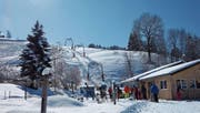 Die Talstation des Skilifts Heiden wird erst bei genügend Schnee in Betrieb genommen. Gestern wurde die Mittelstation eröffnet. (Bild: PD)