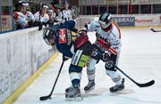 Ein tolles Spiel bei vollem Haus: 1218 Zuschauer erschienen, um das Duell zwischen dem SC Rheintal und dem zwei Ligen höher spielenden EHC Chur zu sehen. Sie werden ihr Kommen nicht bereut haben. (Bilder: Remo Zollinger)
