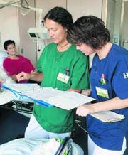 Der Pflegeaufwand wird vom Personal detailliert erfasst. (Bild: Ralph Ribi)