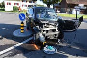 An diesem PW entstand Totalschaden. (Bild: Kapo SG)