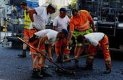 Trotz Technik bleibt genügend schweisstreibende Handarbeit.