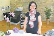 Die Hairstylistin Gordana Baric in ihrem Coiffeurgeschäft. (Bild: Bea Sutter)