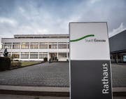 Wer wünscht sich das Rathaus als Arbeitsplatz? (Bild: Urs Bucher)