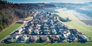Tiefe Zinsen lassen die Investitionen in Immobilien steigen. (Bild: Benjamin Manser)