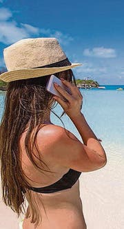 Sommer, Sonne – und Handy. (Bild: fotolia)