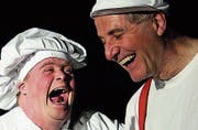 Eric Gadient (links) und Olli Hauenstein in «Clown Syndrom». (Bild: PD)