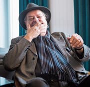 Endo Anaconda, der Frontmann von Stiller Has, geniesst den Moment. (Bild: Boris Bürgisser)