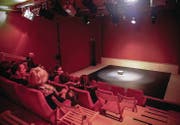 Das Theater 111 in St. Fiden: Der Kanton unterstützt den weiteren Ausbau der Infrastruktur mit einem Lotteriefondsbeitrag von 14 000 Franken. (Archivbild: Jonny Schai)
