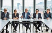 Die St. Galler Stadtregierung in der aktuellen Zusammensetzung (von links): Nino Cozzio (CVP), Maria Pappa (SP), Stadtpräsident Thomas Scheitlin (FDP), Markus Buschor (parteilos) und Peter Jans (SP). (Bild: Ralph Ribi (1. Dezember 2016))