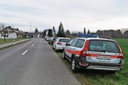 Mit mehreren Patrouillen war die Kantonspolizei am Montagnachmittag in Mattwil. (Bild: Beat Kälin/Newspictures)