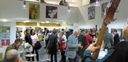 Viele Kunstinteressierte kamen zur Vernissage der Balgart 2017, um die Vielfalt der lokalen Kunstszene in Augenschein zu nehmen. (Bilder: Benjamin Schmid)
