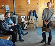 Kurt Schär aus Ebersol, der als Skulpteur tätig ist, hat am Samstag den Wanderpreis von Kultur Toggenburg erhalten. (Bild: Michael Hug)