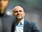 Zuversicht ist angebracht: Giorgio Contini blickt während des Heimspiels gegen die Grasshoppers ins Stadionrund. (Bild: Gian Ehrenzeller/KEY)