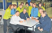Die Absichtserklärung wird unterzeichnet. Jetzt gilt es, möglichst viele Gönner zu finden. (Bild: uno.)