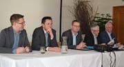 Lukas Kessler, Thomas Roffler, Peter Nüesch, Nationalrat Walter Müller und Bernhard Lehmann (von links) diskutierten die Zukunft der Landwirtschaft an der Wildhaus Tagung 2017 der FDP des Kantons St. Gallen. (Bild: Adi Lippuner)