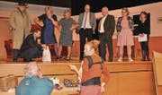 Feinschliff – Regisseurin Bettina Schneider Weder erklärt, wie sie sich bestimmte Szenen vorstellt. (Bilder: Kathrin Meier-Gross)