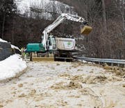 Die Strasse Hemberg-Bächli war kurzzeitig gesperrt. (Bild: Urs M. Hemm)
