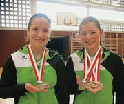 Silber für Chiara Lenzo und Natalie Roth (rechts) im Paarturnen. (Bild: gr)