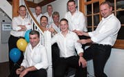 Die Hügler-Buebe unter der musikalischen Leitung von Matthias Ammann (ganz links) treten in der «Sonne» in Krummenau zum letzten Mal gemeinsam auf. (Bild: PD)