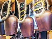 Die Riemen der Glocken und Schellen stammen aus der Etro-Werkstatt in Rorschach und sind bei den Schwingern hoch im Kurs. (Bild: pd)