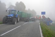 Bei diesem Unfall entstanden Zehntausende Franken Blechschaden. (Bild: Kapo TG)