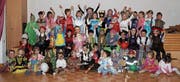 Eine Schar bunt verkleideter Kinder vergnügte sich an der Kinderfasnacht des Mütterteams. (Bild: PD)