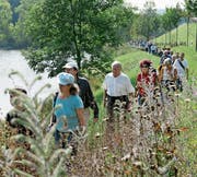 Seit 1978 hat sich die Bürgerwanderung (im Bild am Wenigerweier) mit heute jeweils 800 bis 1000 Teilnehmern zum erfolgreichsten Anlass der Ortsbürgergemeinde St. Gallen entwickelt. (Bild: Ralph Ribi (16. September 2007))