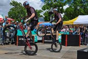 Viel Action, Tricks und gewagte Jumps zeigen die Biker von "Bikeshow.ch"
