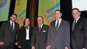 Von links: Roger Theiler (Mitglied der Geschäftsleitung), Cornelia Meile-Beck (Mitglied der Geschäftsleitung), Christian Nüssli (abtretender Verwaltungsrat), Horst Lüthi (neuer Verwaltungsrat), Jakob Frischknecht (Vorsitzender der Geschäftsleitung). (Bild: Franz Steiner)