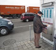 Deklaration bei der Einfuhr: Formulare, Couverts und Stift liegen bereit. (Bild: René Schneider)