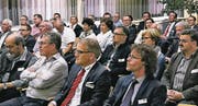 Mit Interesse verfolgten die Rheintaler Unternehmer das Referat von Daniel Bittner, Biologe, Tierfotograf und Buchautor aus Bern. (Bild: mp)