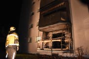 Als Ursache für den Balkonbrand steht Brandstiftung im Vordergrund. (Bild: Kapo SG)
