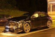 Der Lenker dieses Wagens verursachte den Unfall. (Bild: Stapo SG)