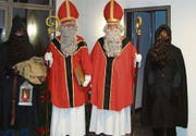 Der St. Nikolaus und der Schmutzli besuchen in diesem Jahr auch den Adventskranz in Mosnang. (Bild: PD)