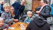Geschätzte Leckerbissen: Nahrhafter Imbiss und Spass für die ganze Familie. (Bild: Max Pflüger)