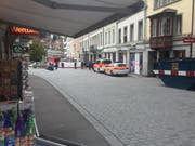 Die Polizei konnte am Freitagabend den Messerstecher fassen, nachdem dieser von einem Passanten festgehalten wurde. (Bild: Christoph renn)