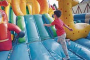 Indoorspielplätze müssen Sicherheitsnormen erfüllen und werden regelmässig kontrolliert. (Symbolbild/Getty)